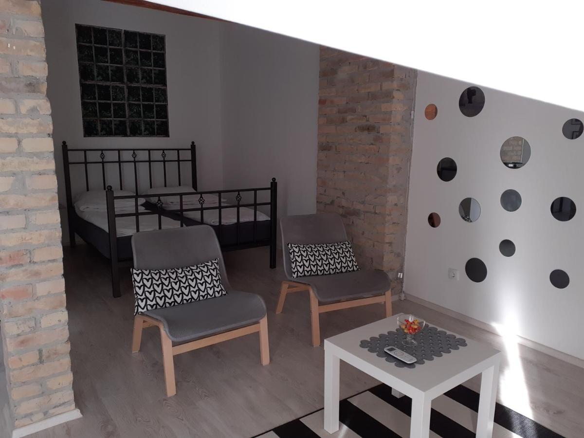 Apartamento Flora Novi Sad Exterior foto
