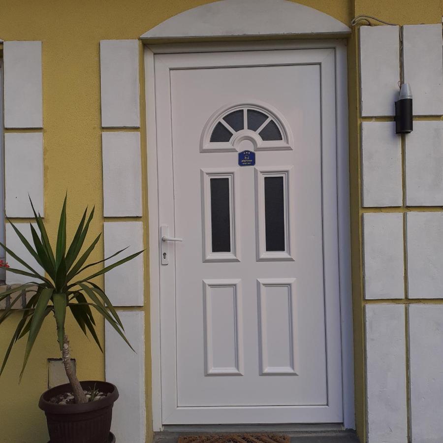 Apartamento Flora Novi Sad Exterior foto